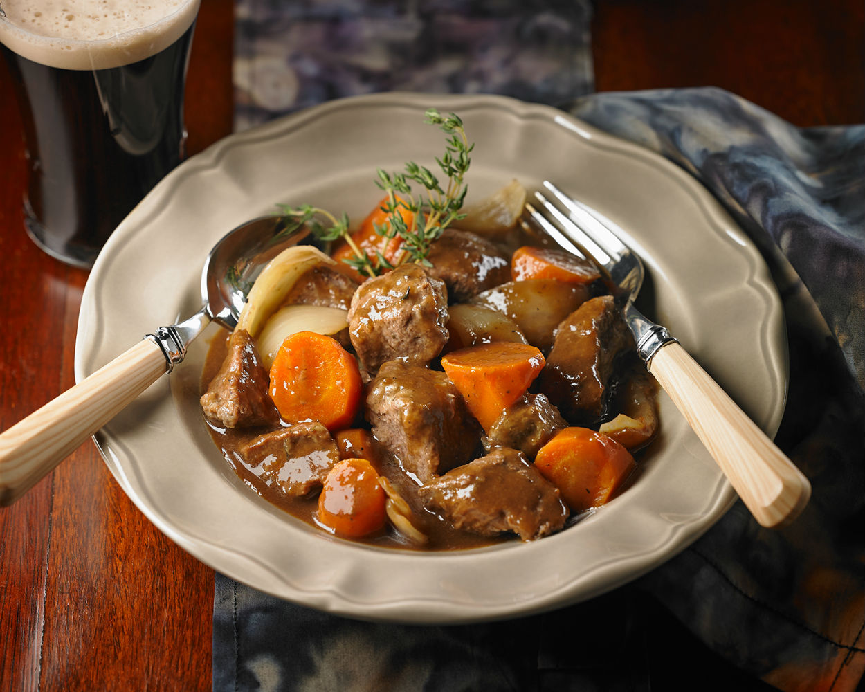 Ирландские блюда. Баранина по ирландски. Irish Stew блюдо. Рагу ди Монтоне - рагу из баранины. Баранина айриштю.