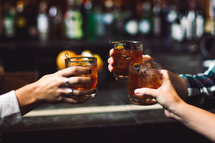 Local Nightlife – Bumpin’ Bars and Trendy Taverns Local Nightlife
