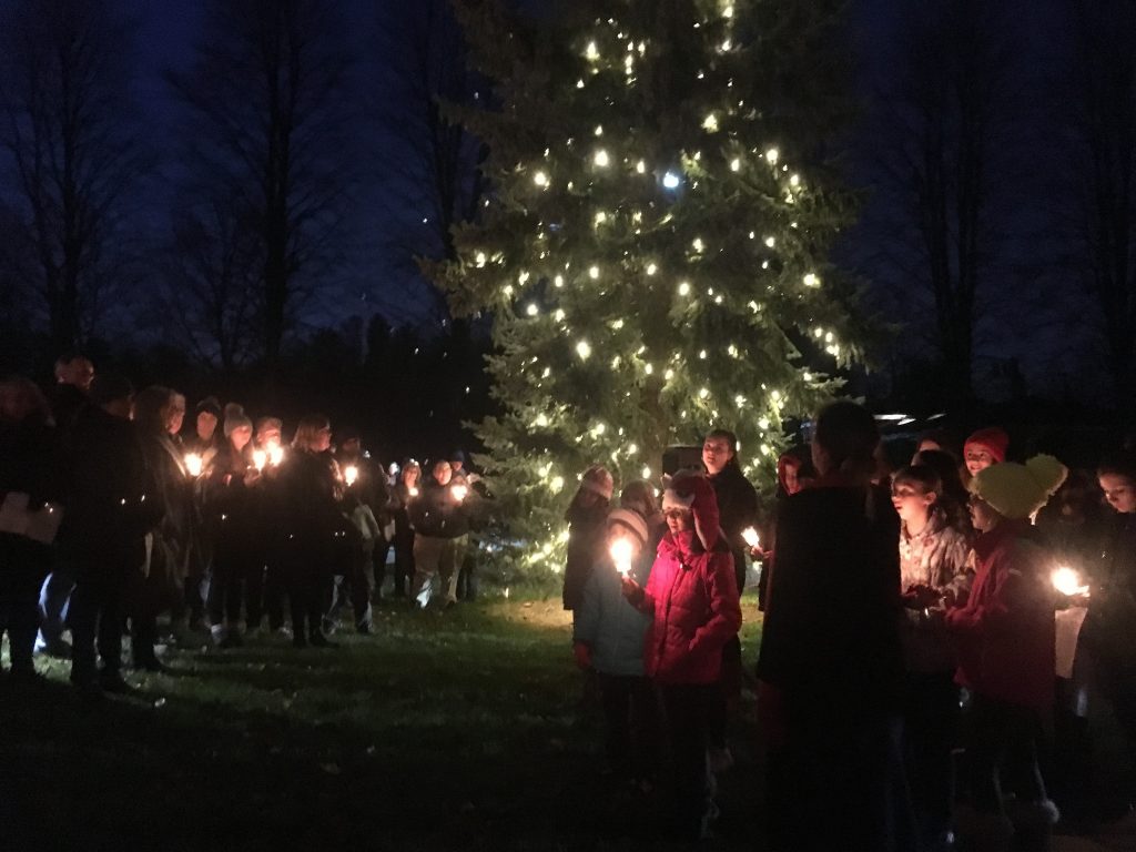 Honouring loved ones and spreading Christmas cheer with Ian Anderson House’s Tree of Lights Celebration