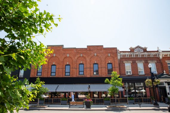 ce soir brasserie oakville patio